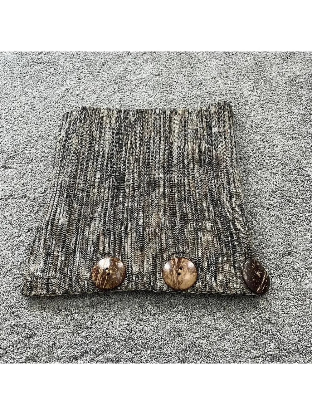 L.I.B. New York 3 Button Scarf NWT